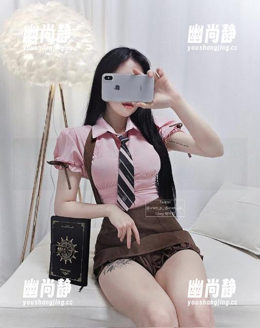 精选写真时间，Aram(아람)和奶油爱丽丝的奇妙冒险，开吃吧！