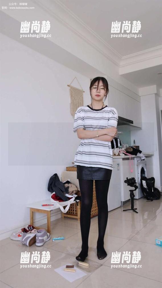 BoBoSocks袜啵啵 - 在图库里悄悄寻找，稚予空姐制服的每个角落都透着令人神往的精彩！