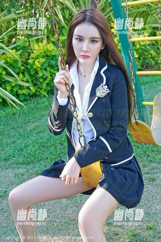 Feilin嗲囡囡-施忆佳KITTY Feilin嗲囡囡 - 在施忆佳KITTY的丝袜高清写真前,有意无意的回头目光