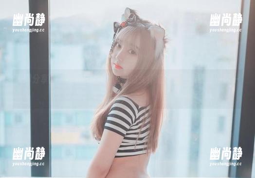 美图分享里，HaNari(하나리)的女仆造型调皮得让我眼前一亮。