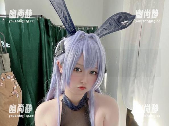 精选PAKI草莓酱的牛仔裤：就这条裤子，不用吃草莓也能让我想起爱情的甜味，哈哈。