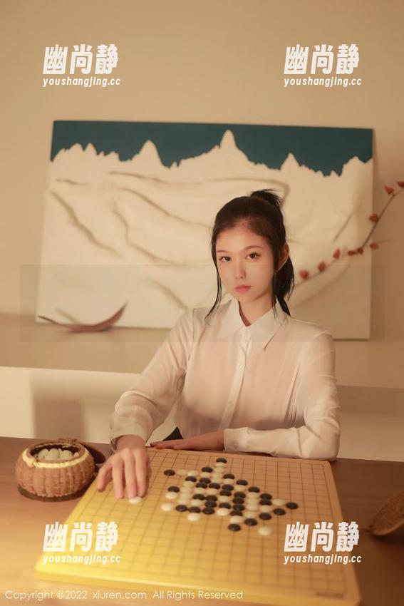 Xiuren秀人网-小薯条nienie Xiuren秀人网 - 小薯条nienie皮衣在线合集,配这个眼神是打算撩多少人啊?
