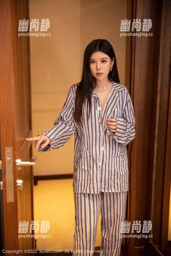 Xiuren秀人网 - 软软酱女王的在线画像，各种姿态的图片游乐场