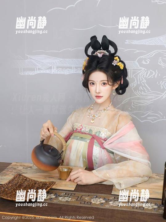 Xiuren秀人网 - 陶喜乐_lele制服私拍：让人一眼就迷失的套图，恭喜你中奖了！