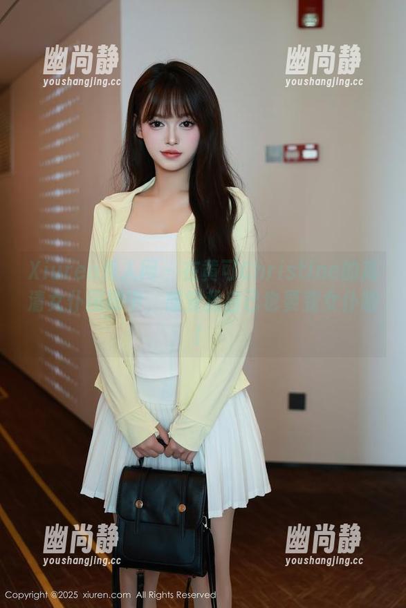 Xiuren秀人网-黄可Christine Xiuren秀人网 - 在黄可Christine的高清女仆图册中,感觉我自己也要变女仆啦!