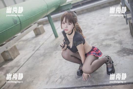 想不想在网盘里领略Yoko宅夏的豹纹写真？我觉得有必要！