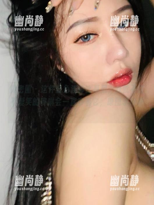 不爱笑的赛琳 微密圈 - 这件蓝色连体比基尼,我就不信不爱笑的赛琳会一直穿着它,原图求解析!