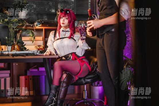 水手服写真，原图捏得真好，九言这次是来秀了吧？