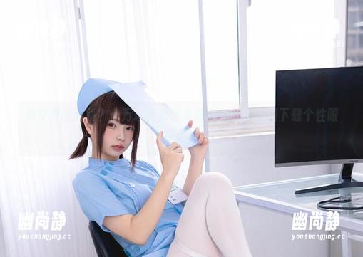 十万珍吱伏特 美女要配眼镜?十万珍吱伏特来教你如何用美图下载个性眼镜照!