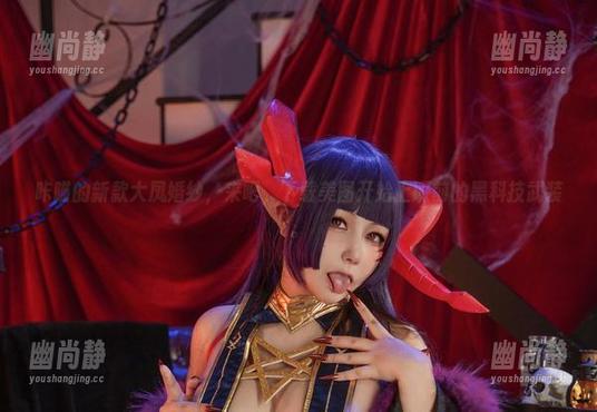咔喵 咔喵的新款大凤婚纱,来吧,下载美图开始上班前的黑科技武装。