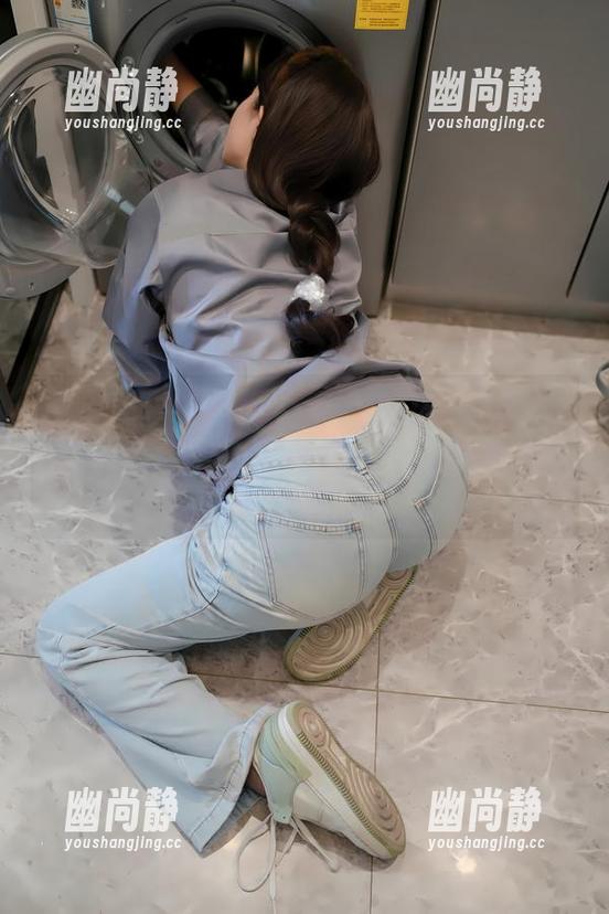 别再碰瓷了，奈汐酱Nice用狐尾黑丝JK裙告诉你cos的另一种可能，资源就是力量！