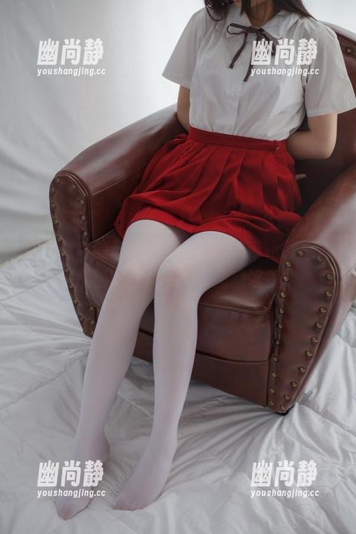 少女秩序 少女秩序的私拍之旅:白丝吊带小背心,原图能引发多少小念想呢?