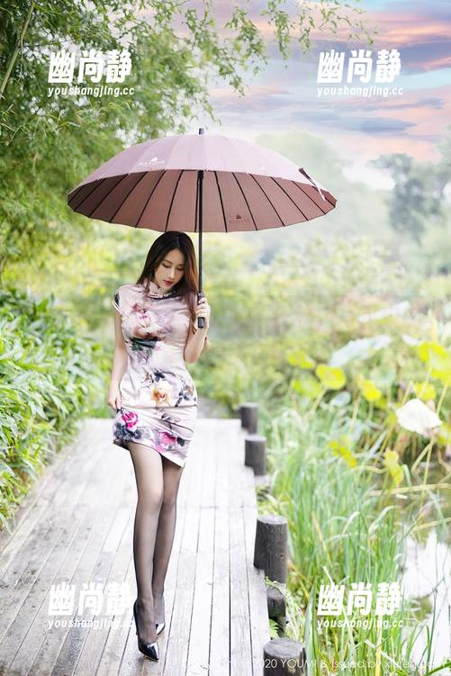 尤蜜荟 - 关于浴室的事，黄歆苑写真中的每一条光线都在呢喃。