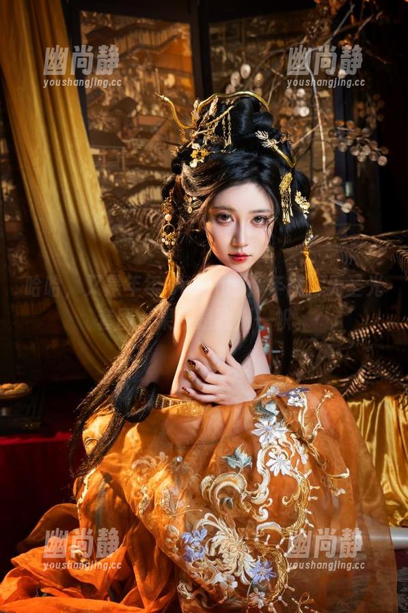 年年Nnian 哈哈,又是年年Nnian的拜年图,无圣光套图,果然是独树一帜。