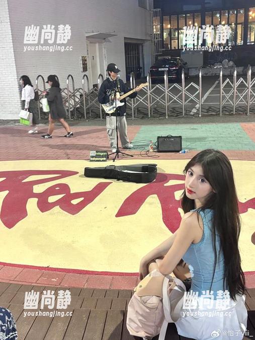 怡子yiii穿高跟鞋的写真，真心觉得这也是一场“表演”～资源就在这里等着你啊！