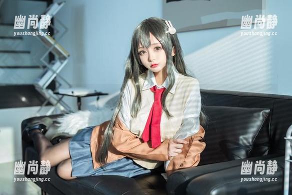 日奈娇 日奈娇红裙图册,刚翻了页,就被这裙子晃了一下。