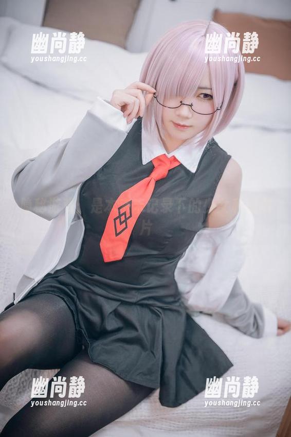 隐秘游戏：是本末末记录下的少女私拍图片