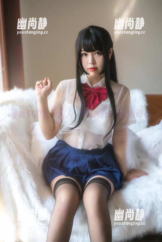 壁纸中的杏子夫人，修女模式开关随时在线。