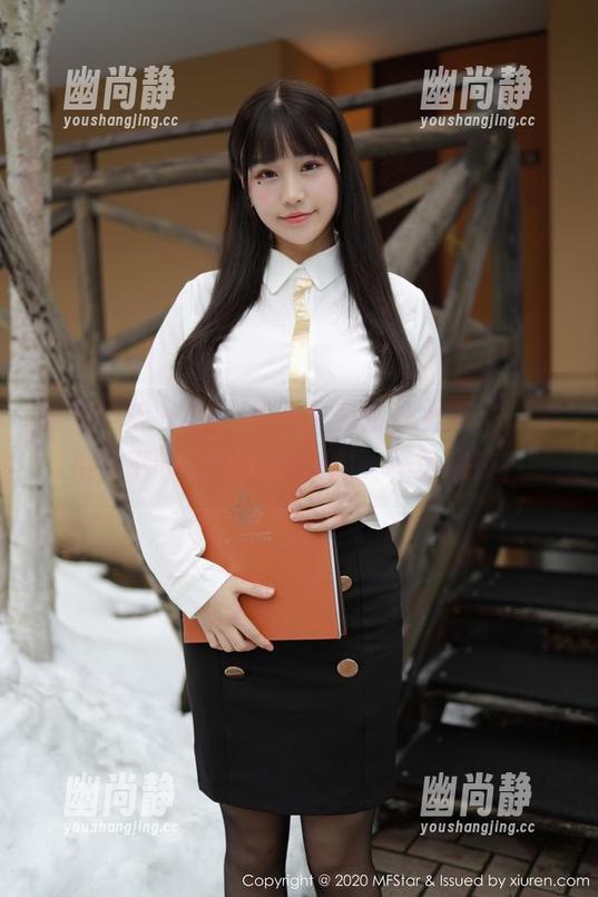 模范学院 - 翻一翻周于希的少女写真，期待她下一步的新动作啊，不可思议！