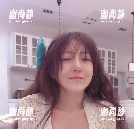 樱晚gigi和她的丝袜你在线看了吗？作品中的氛围让人陶醉啊。