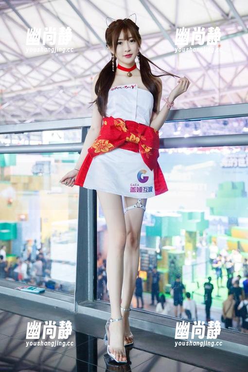 王羽杉 免费的抹胸?浴缸里的王羽杉,让人一探究竟