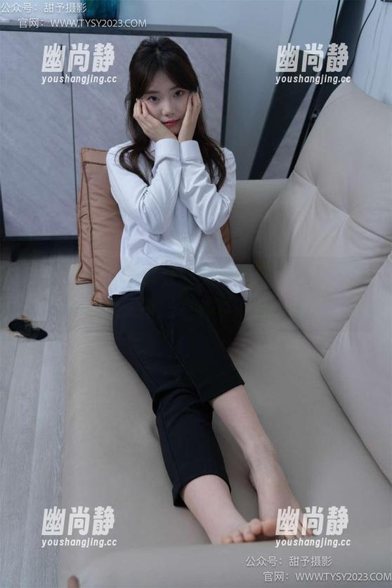 甜予摄影-咖啡豆 甜予摄影 - 咖啡豆的美图写真,穿白棉袜的姑娘是不是有种童趣的气息?