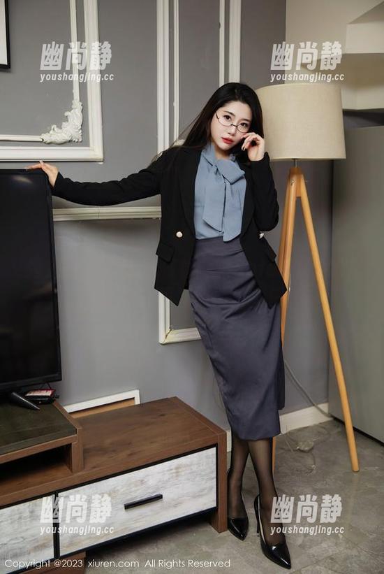 秀人网-娜露Selena 秀人网 - 图库里藏着娜露Selena的女孩,快来下载,悄悄乐一乐!