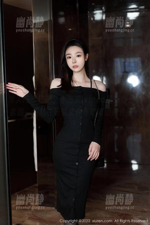 秀人网-小泡芙winna 秀人网 - 好吧,小泡芙winna最新办公室套图,竟然在研究文件与咖啡的最佳搭配?