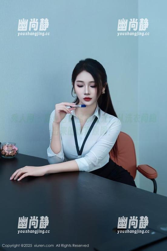 秀人网-鹿小茜 秀人网 - 鹿小茜的居家时光:从洗衣间跑出来的惊喜原图!