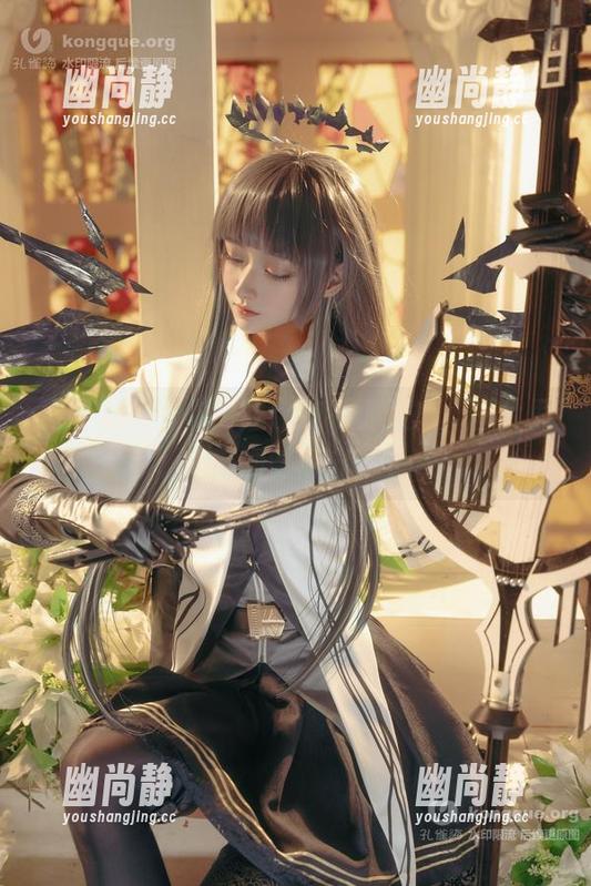 羽生三未 羽生三未带你看红色胶衣小恶魔,图片里恶趣味满分!