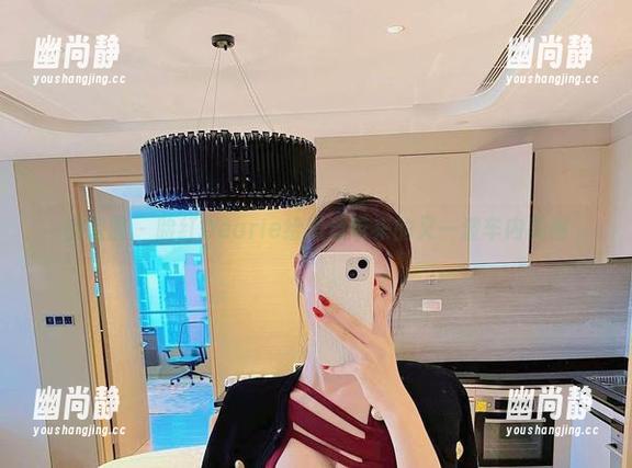 微密圈 - 脸红Dearie给黑丝带来的又一波车内美图