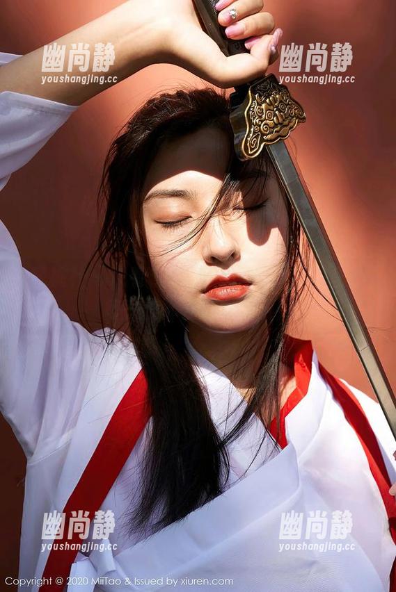蜜桃社 - 观看Suki穿水手服，图包里的每一帧都在对我眨眼？