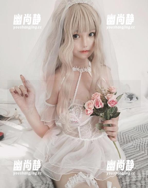 在足球场上翻滚的蜜汁猫裘，原图和图包你还敢不看？