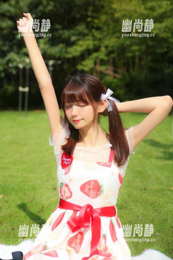陆卿卿kyokyo 陆卿卿kyokyo全套修女写真,哪个细节最戳心?