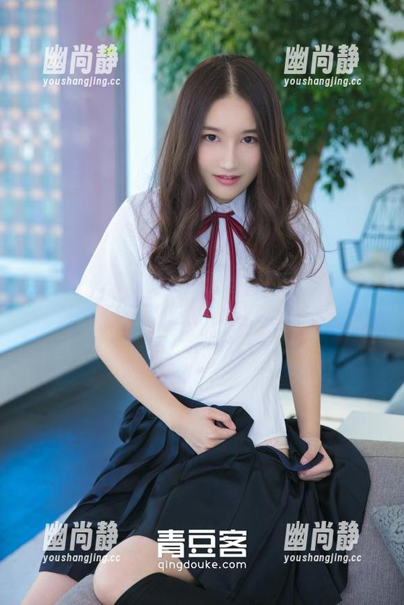 青豆客 - 如果梦里有蕾丝，那就快来免费获取杨漫妮的照片，让美梦成真！