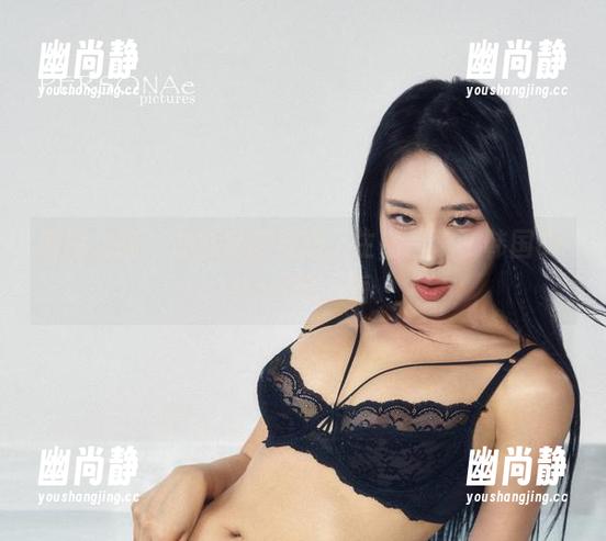原图之谜，办公室红与蓝，生动呈现了韩国CoCo的另一面