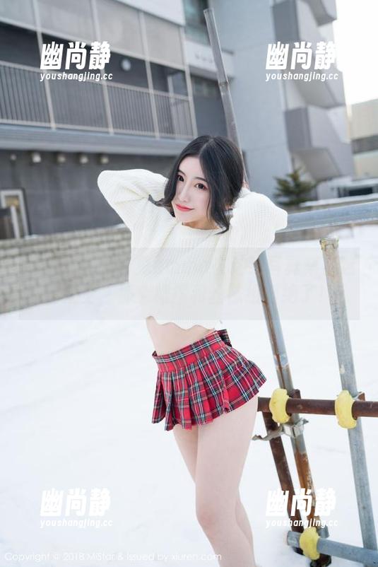 魅妍社-大白兔emma 魅妍社 - 大白兔emma在这组写真集里迷倒众生,那个裙摆和丝袜组合绝了!