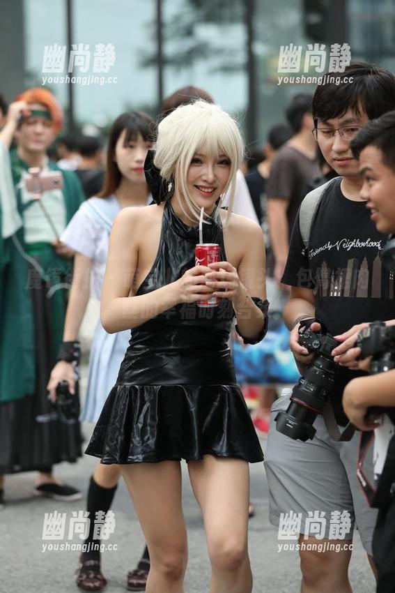 魔镜街拍-萌宝儿 魔镜街拍 - 萌宝儿的商场镜头:包臀裙肉丝的幸福时刻合集