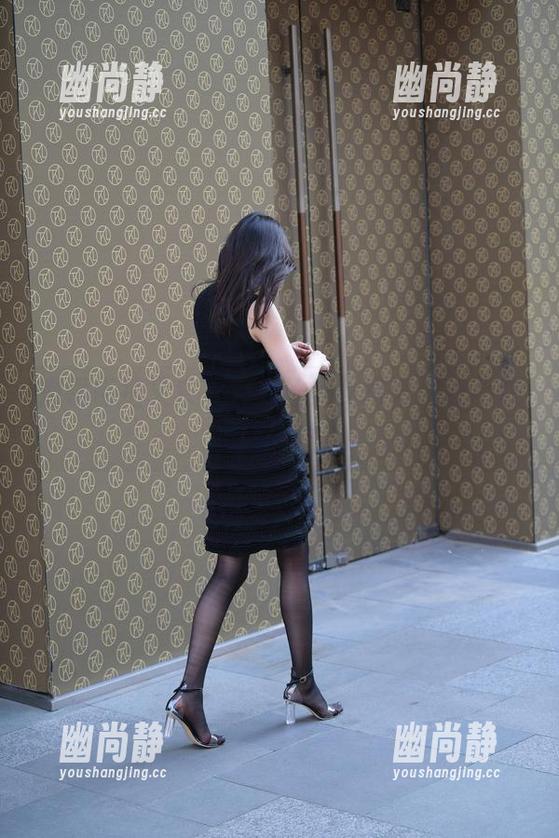 魔镜街拍 魔镜街拍又来了!黑丝美女写真,敢不敢下载一试?